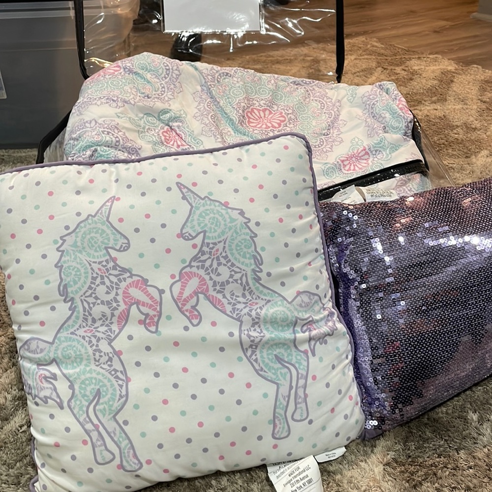 Full size bed
